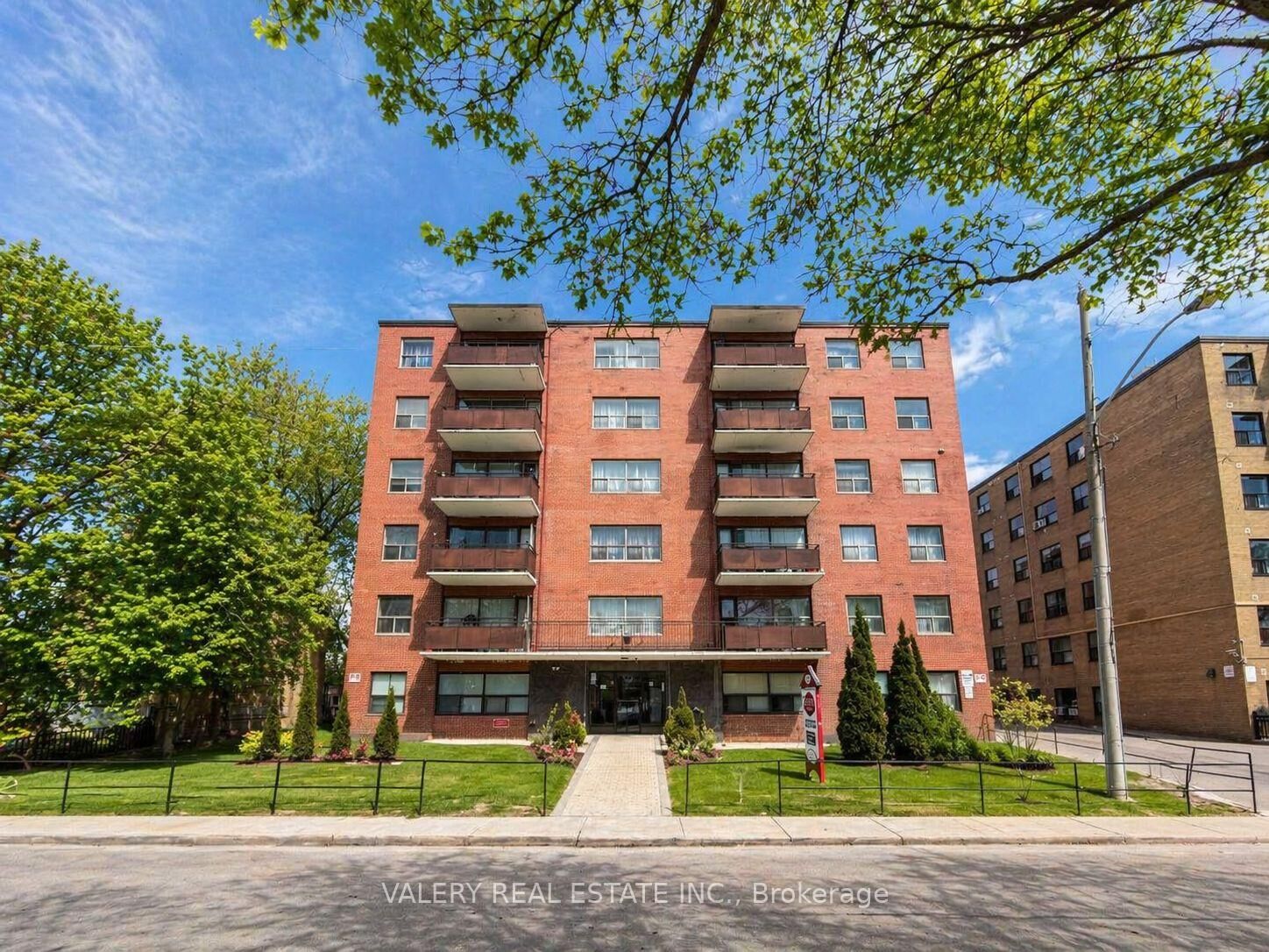 Property Photo: 11 Glenburn Avenue 108 ON M4B 2X1