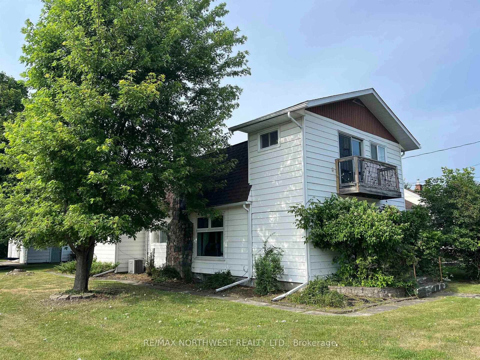 Property Photo:  633 Church St  ON P9A 1E7 