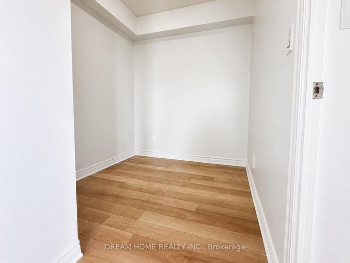 Property Photo:  2015 Sheppard Avenue E 2608  ON M2J 0B3 