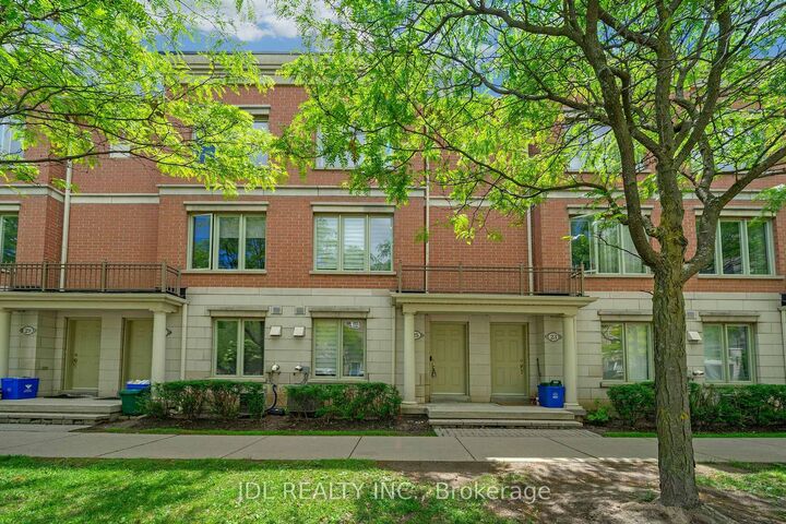 Property Photo:  25 Galleria Parkway  ON L3T 0A3 