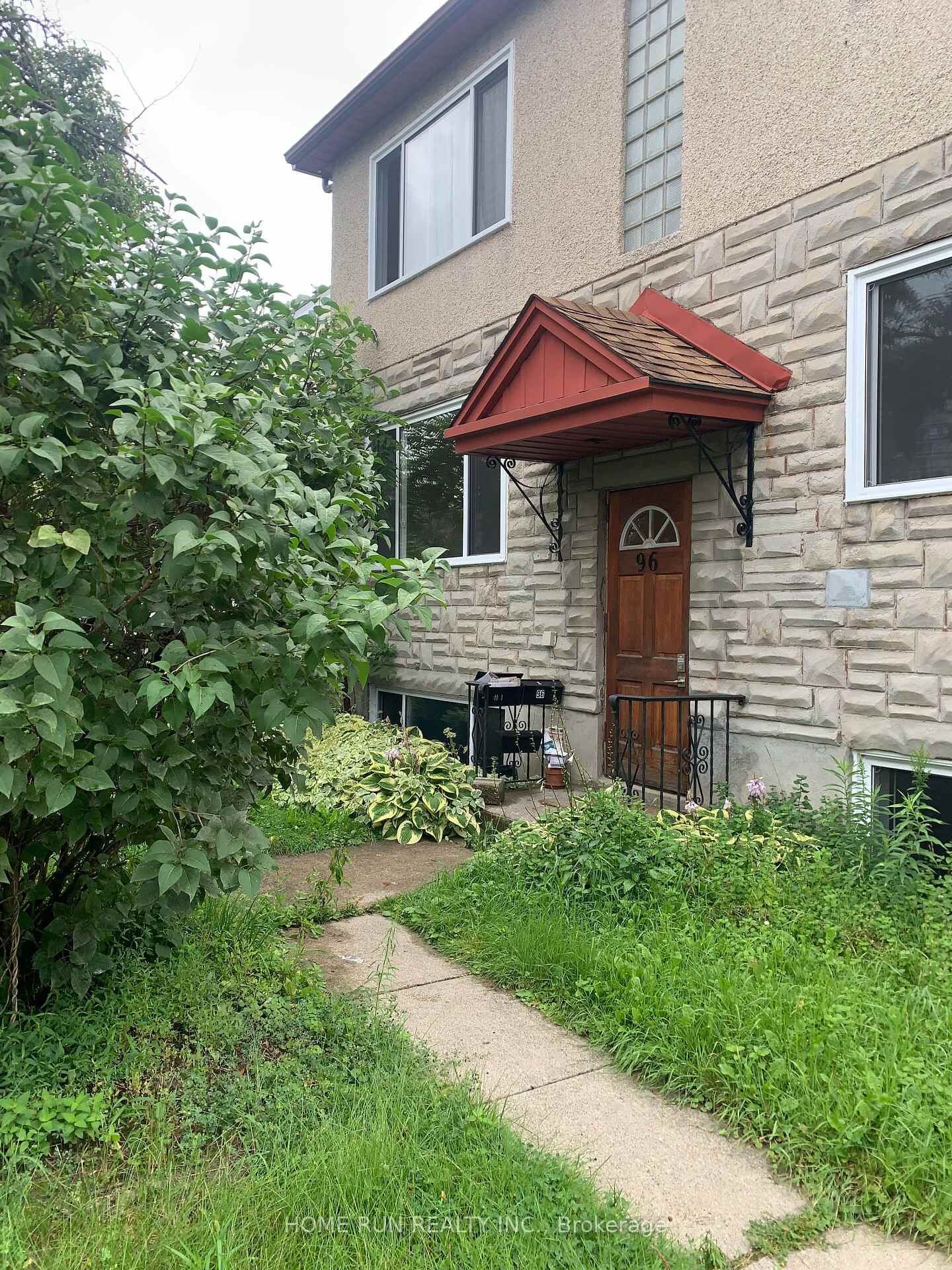Property Photo:  96 Ontario Street 2  ON K1K 1K9 