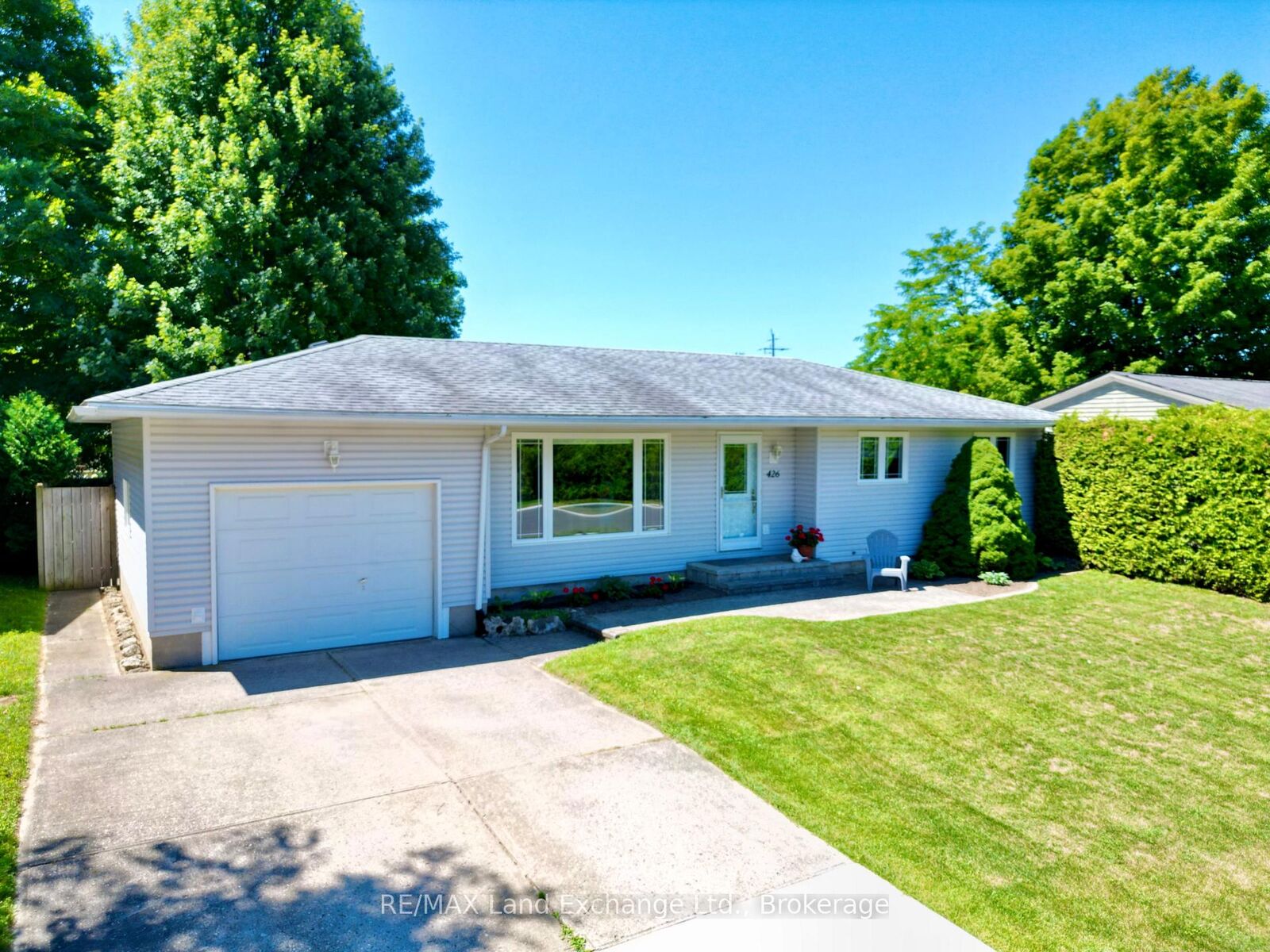 Property Photo:  426 Catherine Street  ON N0H 2C1 