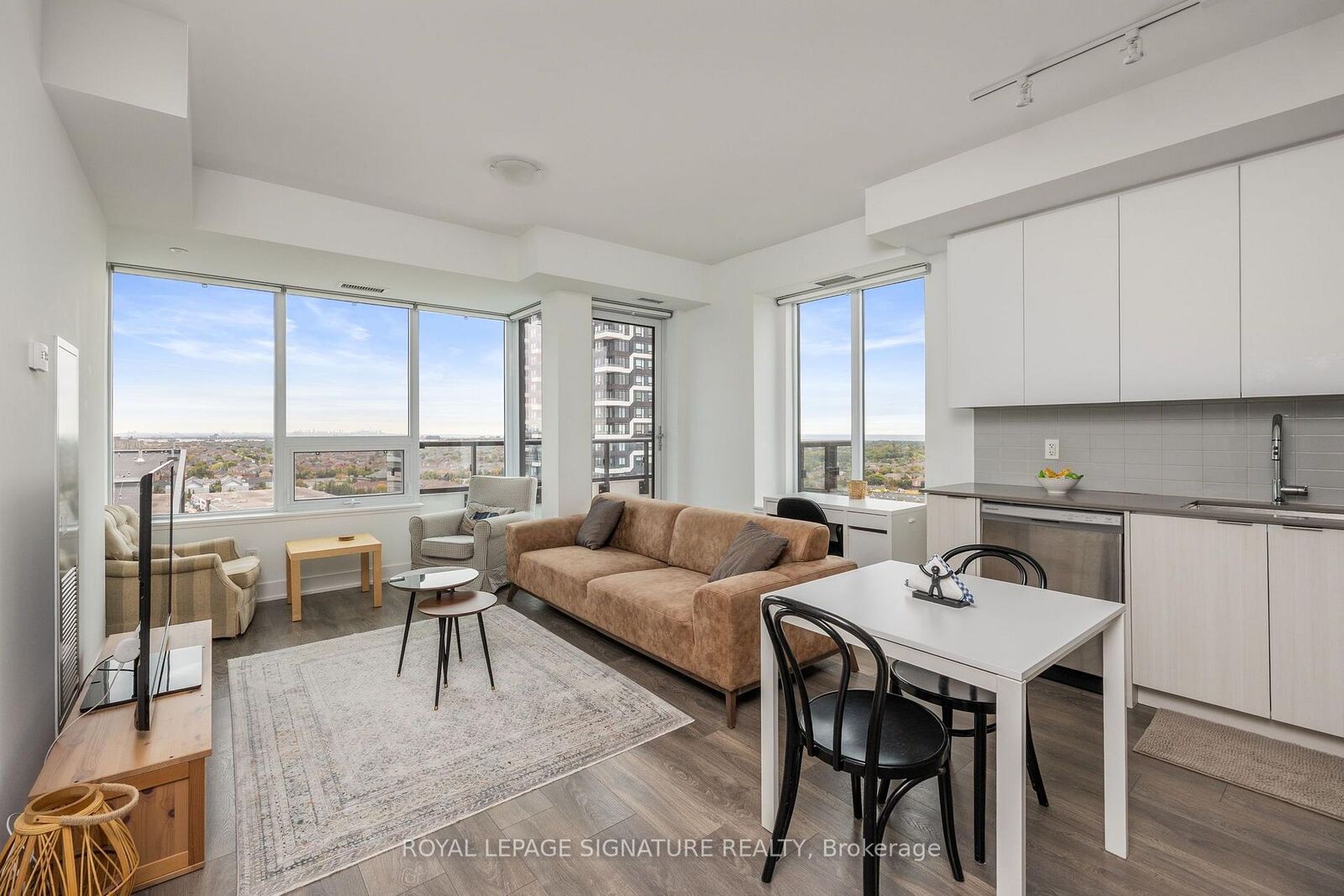 Property Photo:  2481 Taunton Road 1607  ON L6H 3R7 