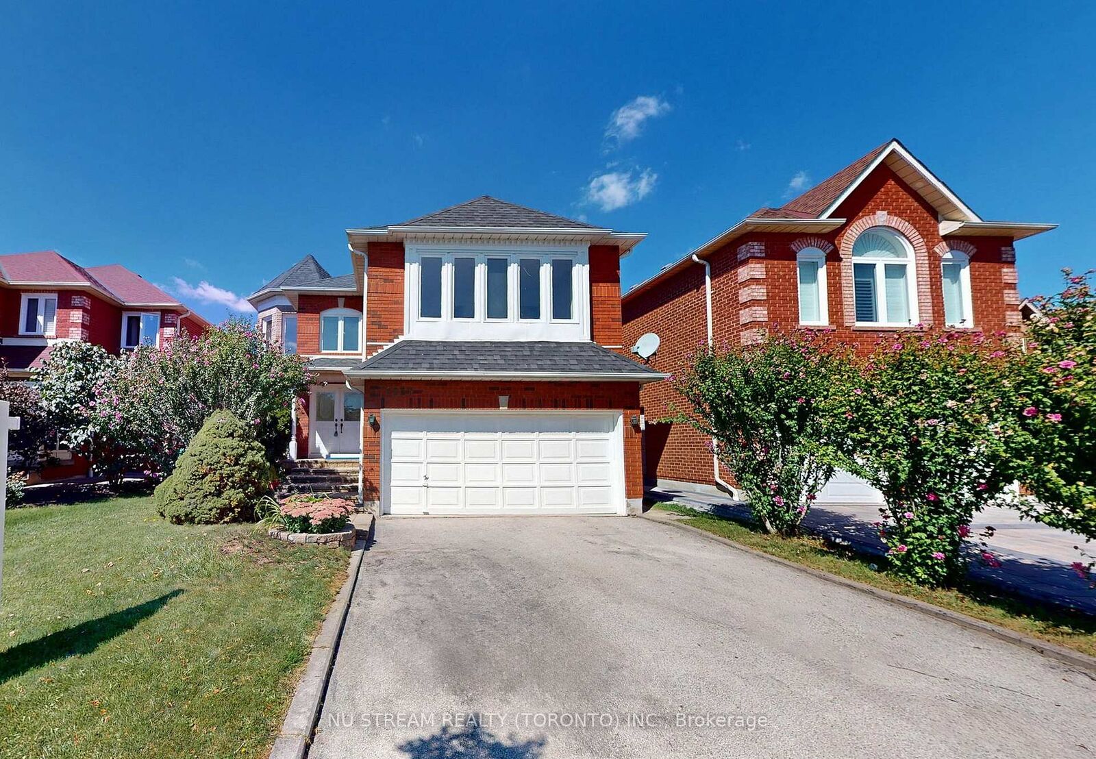 Property Photo: 1337 Daniel Creek Road ON L5V 1V3