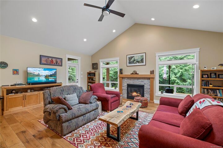 Property Photo: 1703 Peligren Pl BC V9K 2S3
