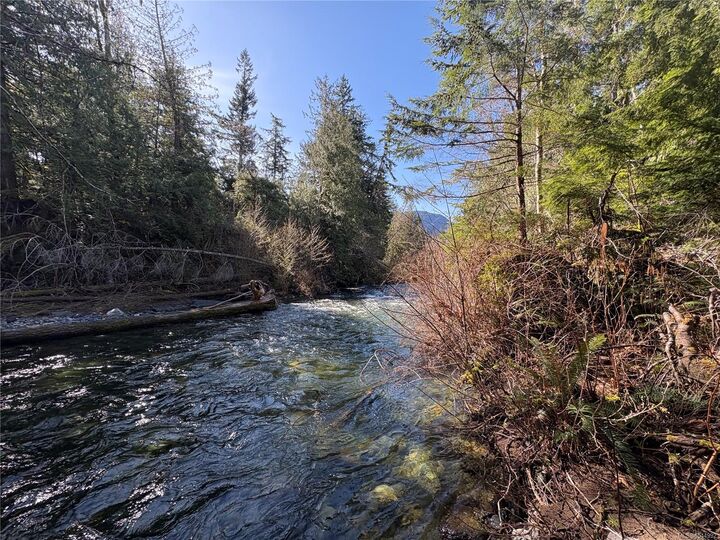 Property Photo: 1762 Cameron Cres BC V9K 2S3