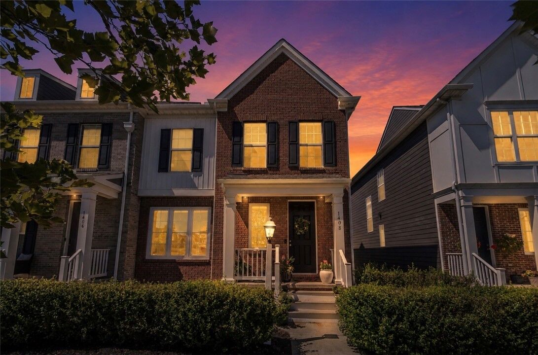 Property Photo:  1408 Hastings Crescent  PA 15017 