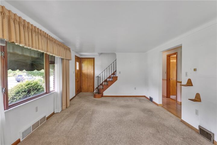 Property Photo: 4768 Peach Tree Ct PA 15668