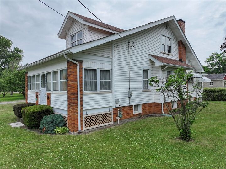 Property Photo: 412 Old Zelienople Rd PA 16117