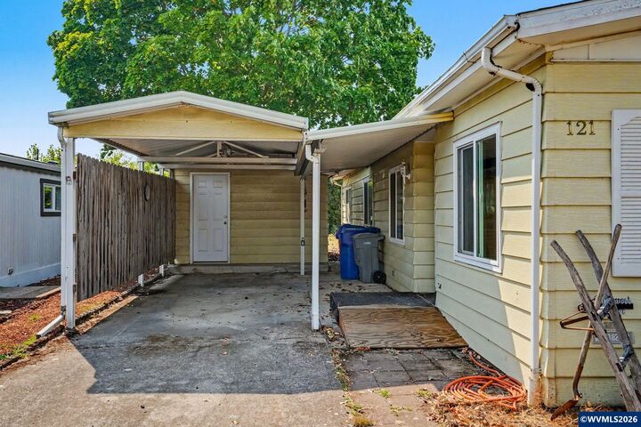 Property Photo: 4730 Auburn (#121) Rd NE 121 OR 97301