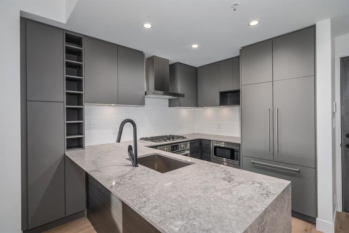 Property Photo:  3131 Murray Street 423  BC V3H 1X1 