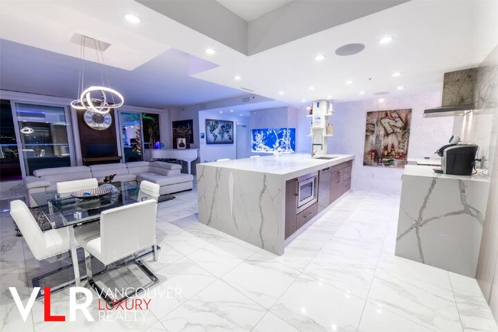 Property Photo:  199 Drake Street Ph  BC V6Z 2Y8 