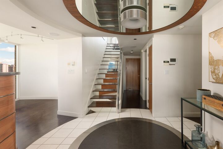 Property Photo: 1633 W 10th Avenue 1201 BC V6J 2A2