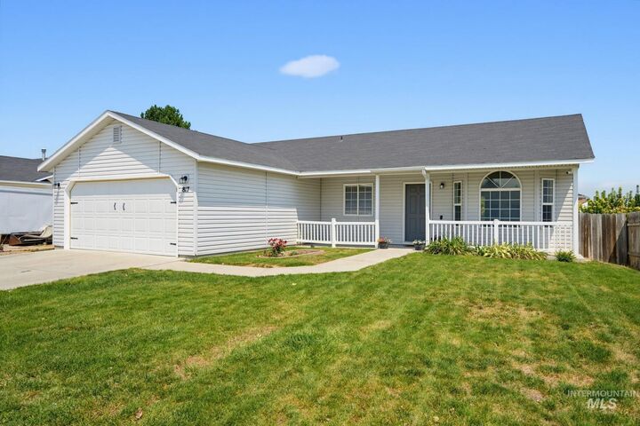 Property Photo:  817 Settlers Dr  ID 83605 