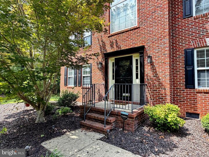 Property Photo: 39266 Persimmon Creek Road MD 20659