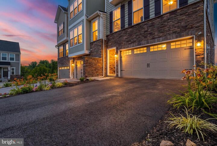 Property Photo:  127 Kyle Square  PA 19063 