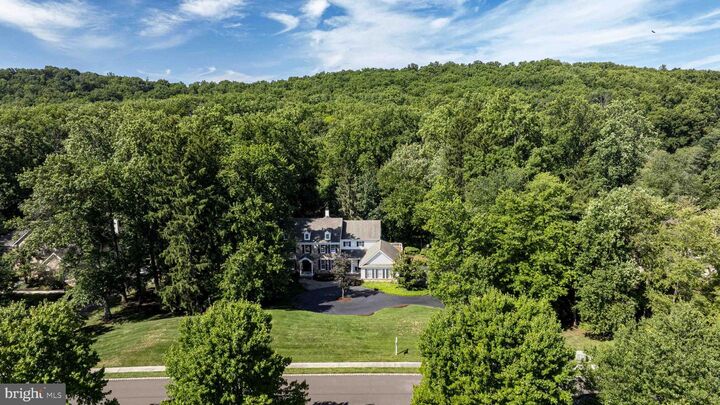 Property Photo: 48 Woodside Lane PA 18938