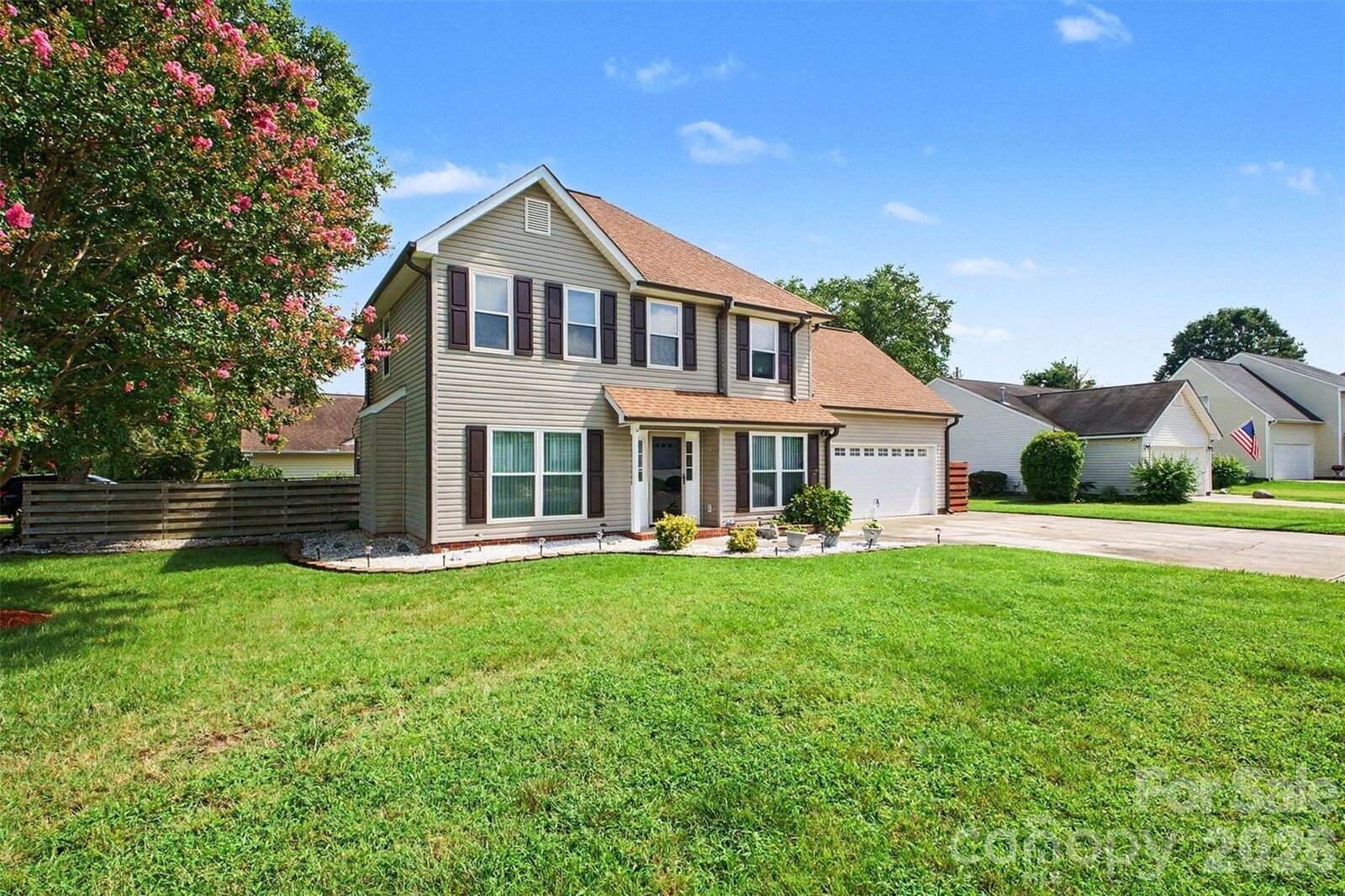 Property Photo: 4828 Asherton Place NW NC 28027