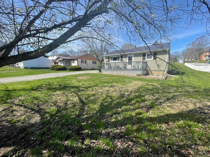 Property Photo:  905 Wylie Lane  OH 45123 
