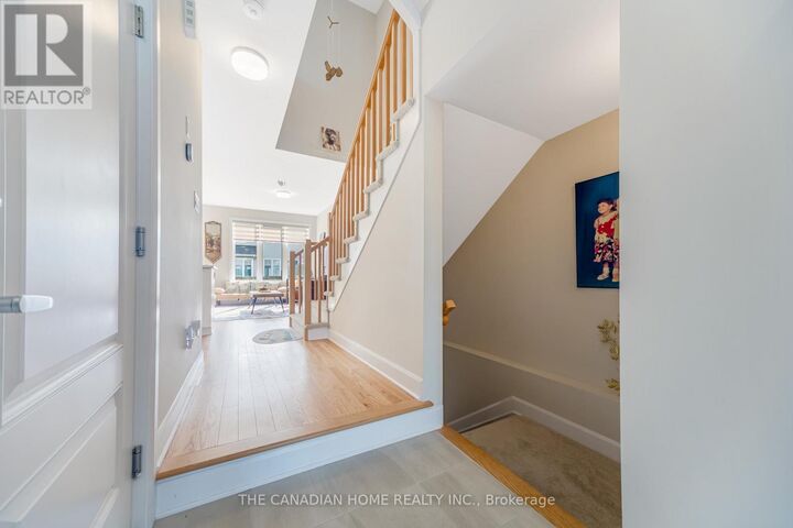 Property Photo:  921 Clarkia Street  ON K1T 0Y2 