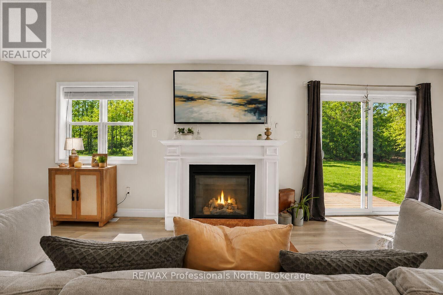 Property Photo:  33 Whitehorn Park Road West  ON P1L 1W9 