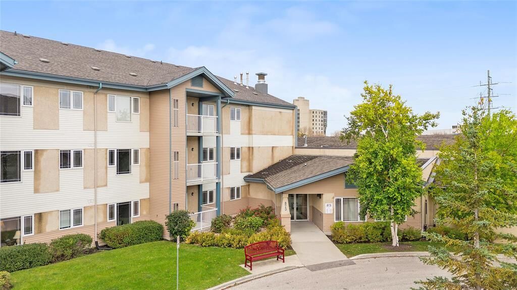 Property Photo: 873 Waverley Street MB R3P 6C6
