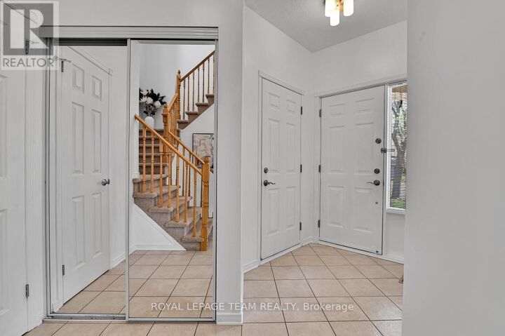 Property Photo: 4121 Wolfe Point Way ON K1V 1P4