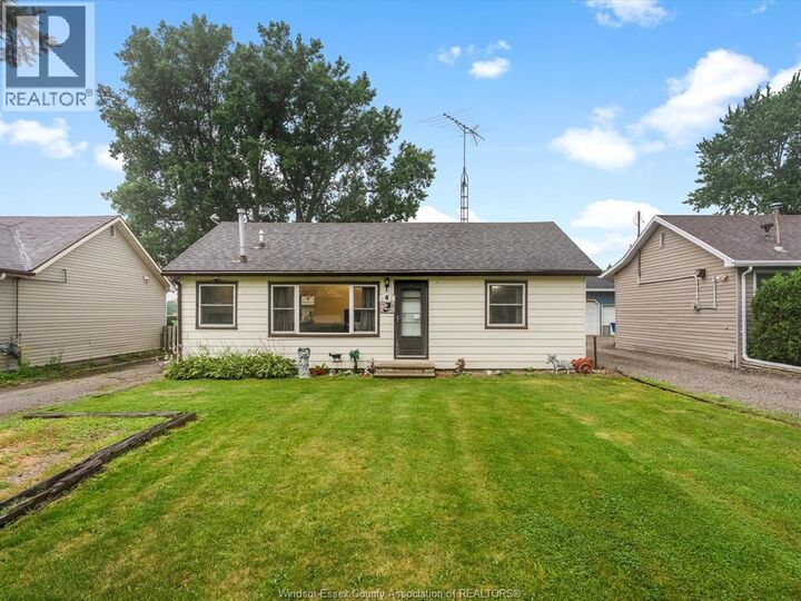 Property Photo: 4 Standaert Road ON N7M 5J7