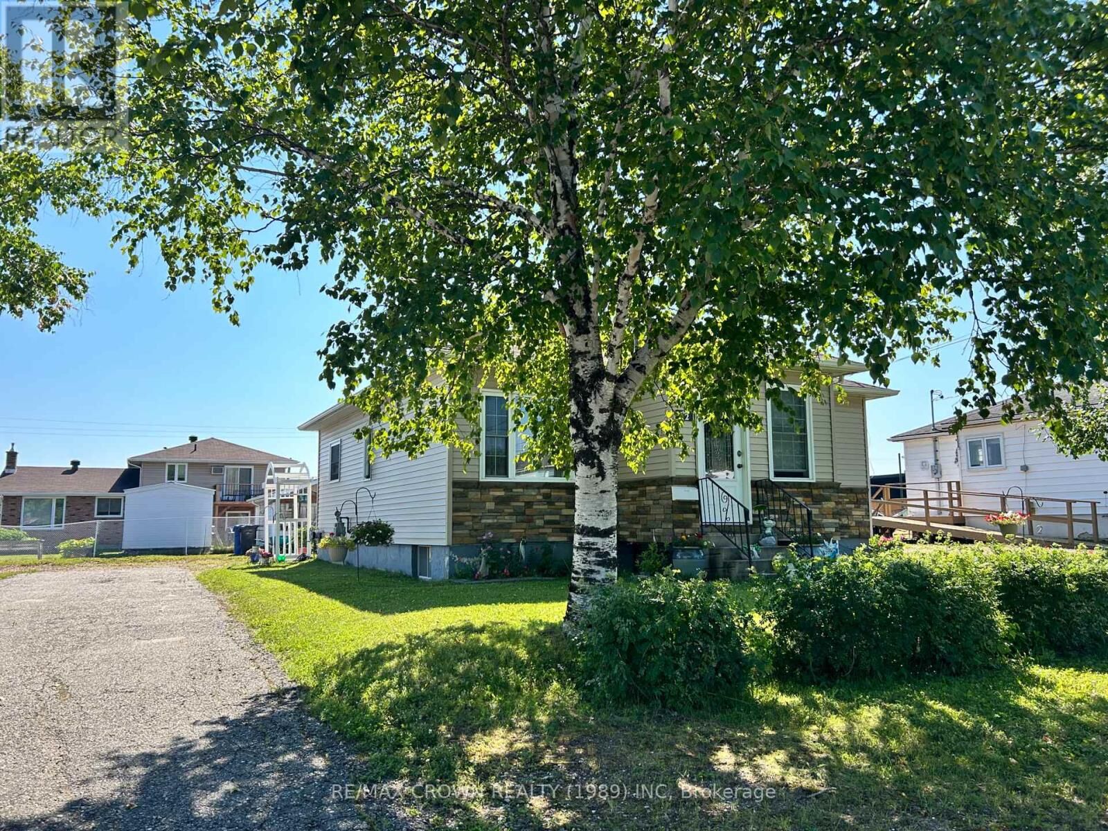 Property Photo:  12 Erickson Avenue  ON P5N 2K7 