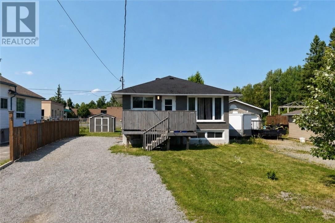 Property Photo:  2116 Mildred Street  ON P3B 1L6 
