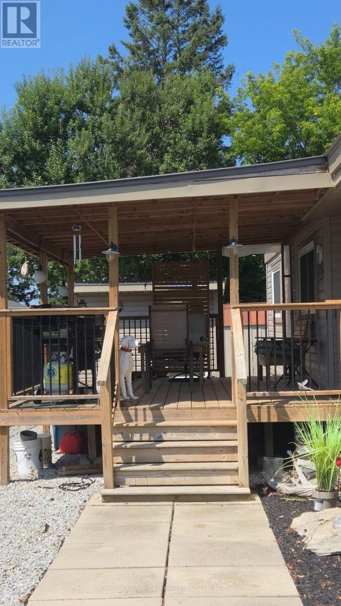 Property Photo:  18 Pineview Street  ON N0J 2J0 