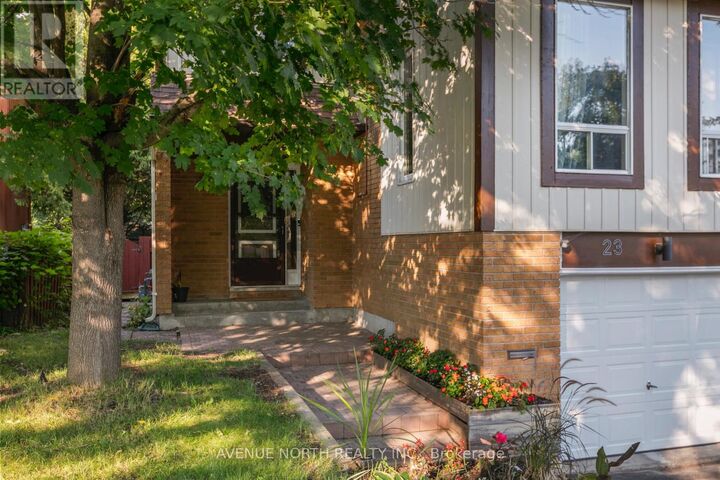 Property Photo: 23 Bluegrass Drive ON K2M 1G2