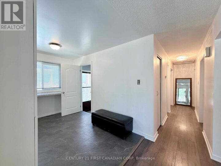 Property Photo:  74 Tumbleweed Crescent  ON N6E 2N8 