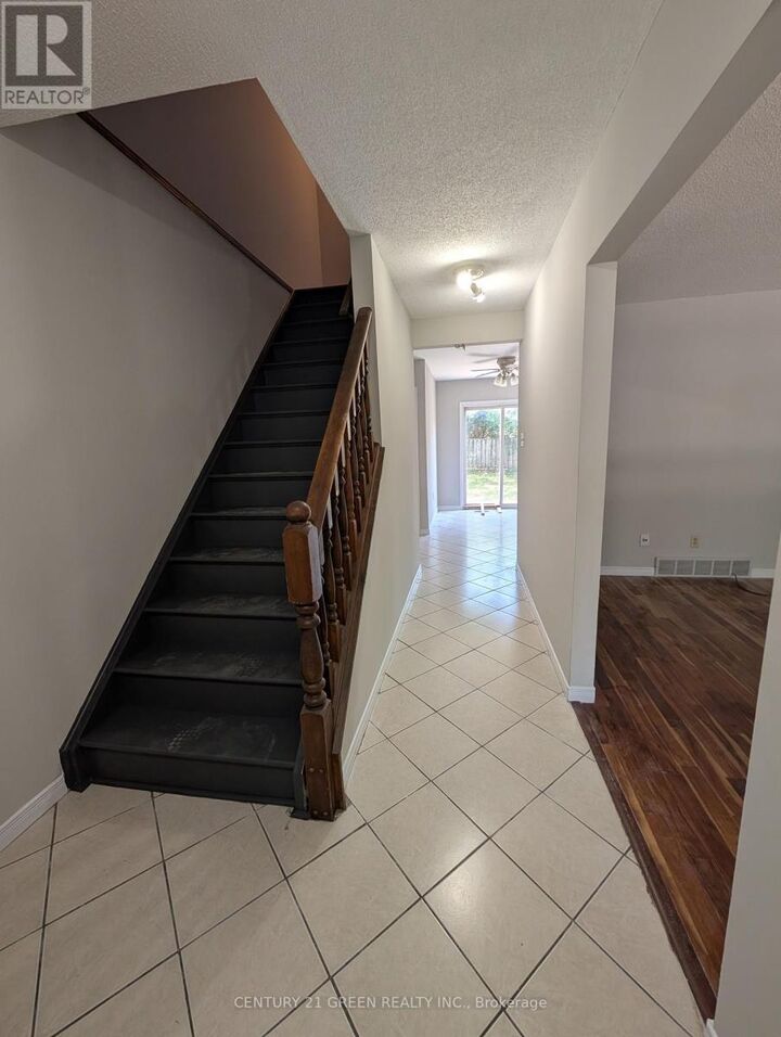 Property Photo: 61 Ashley Crescent ON N6E 3P8