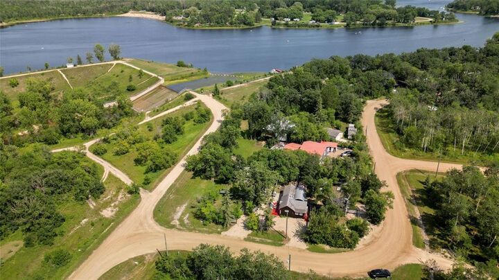 Property Photo: 3 Forest Boulevard MB R0A 1T0
