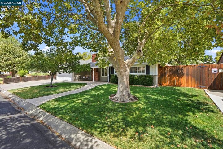 Property Photo: 166 Cynthia Dr CA 94523
