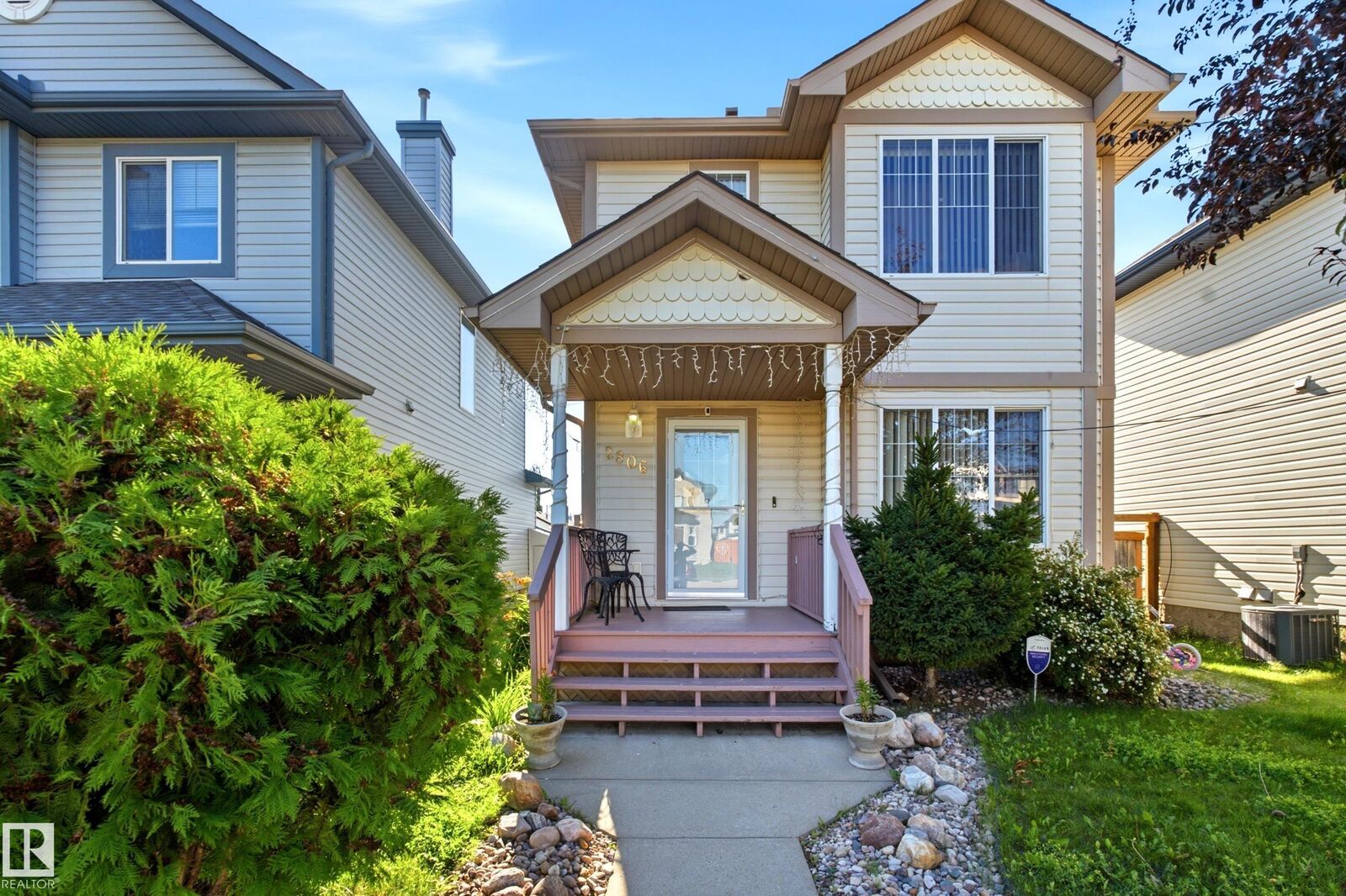 Property Photo: 2806 31 Street NW AB T6T 1V1
