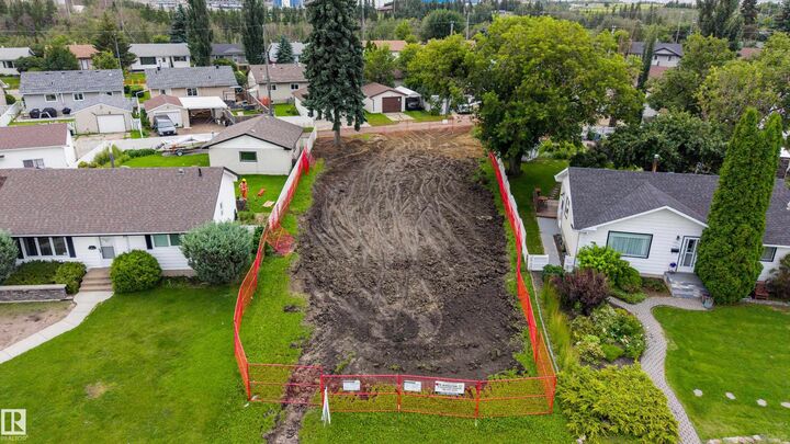 Property Photo:  10513 42 Street NW  AB T6A 1T7 