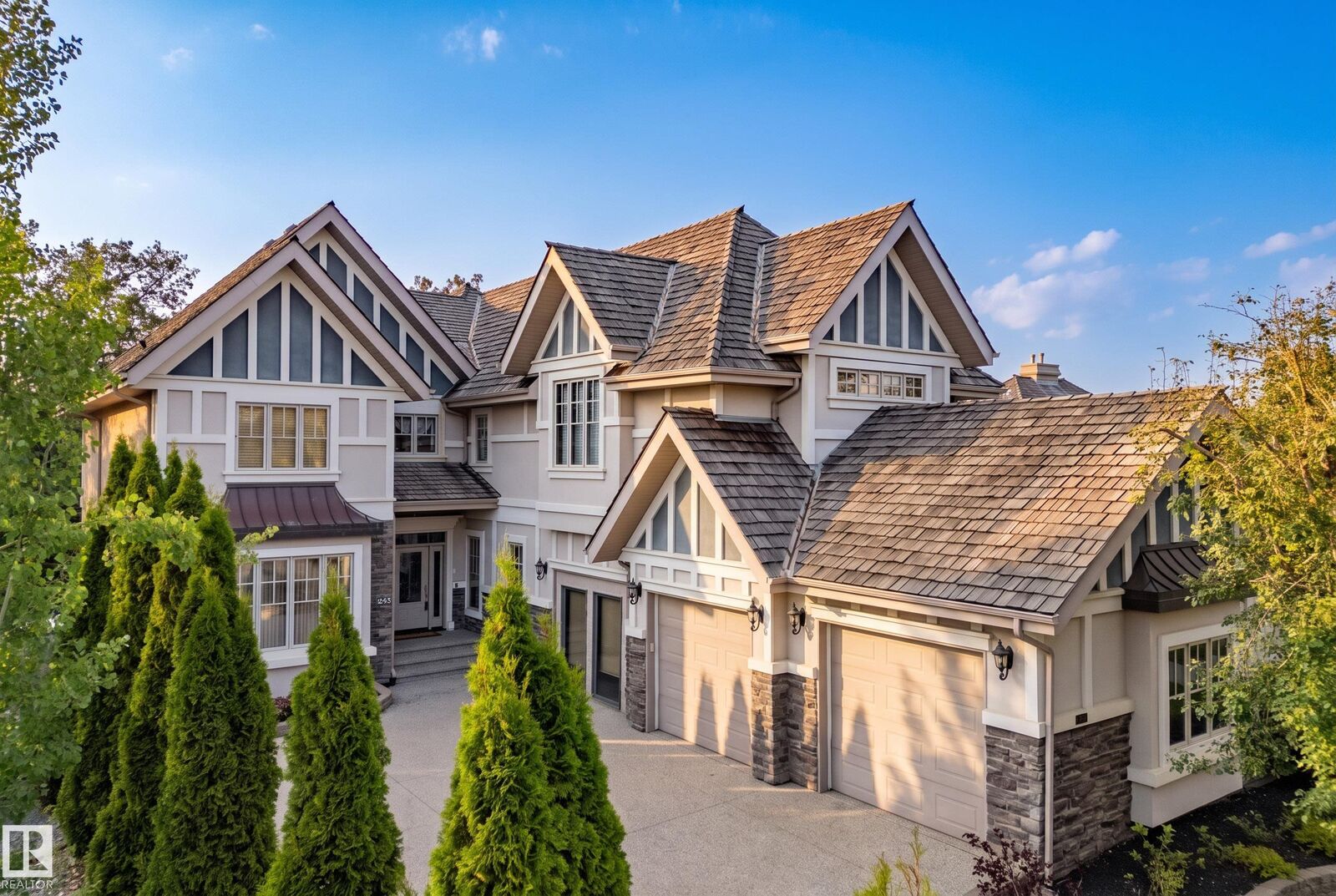 Property Photo: 322 Caldwell Close NW AB T6M 2W9