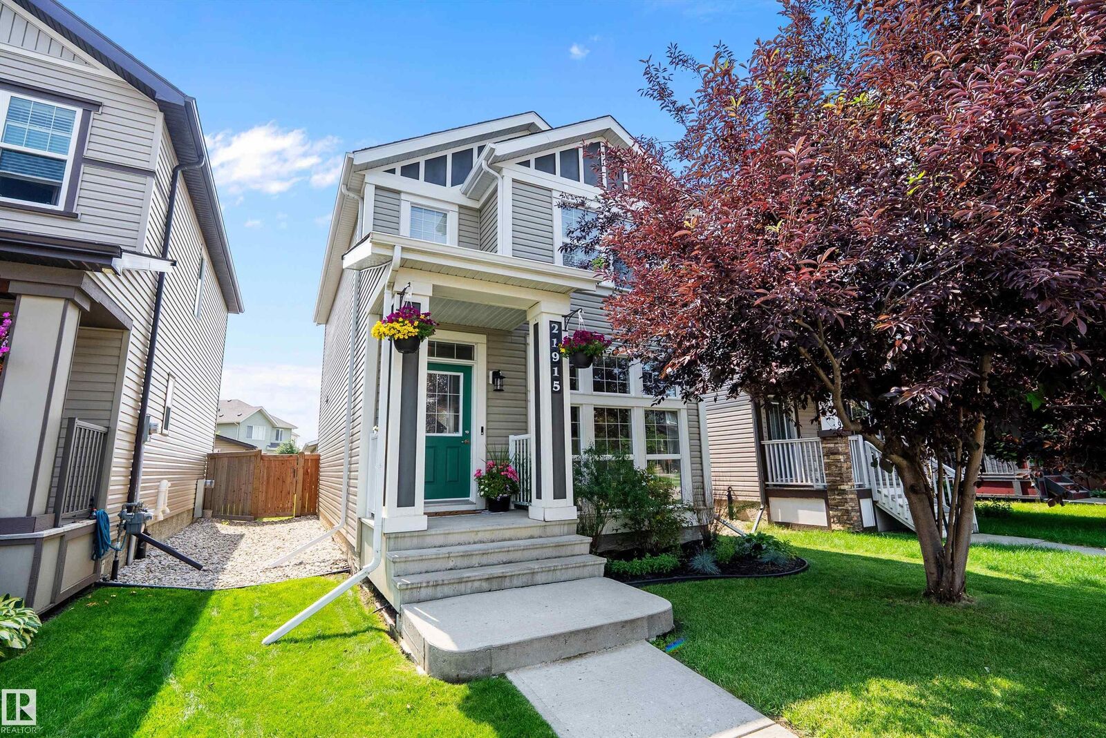 Property Photo:  21915 99 Avenue NW  AB T5T 4M5 