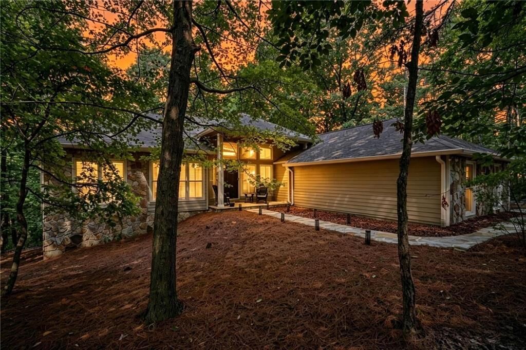 Property Photo: 523 Cherokee Trail GA 30143