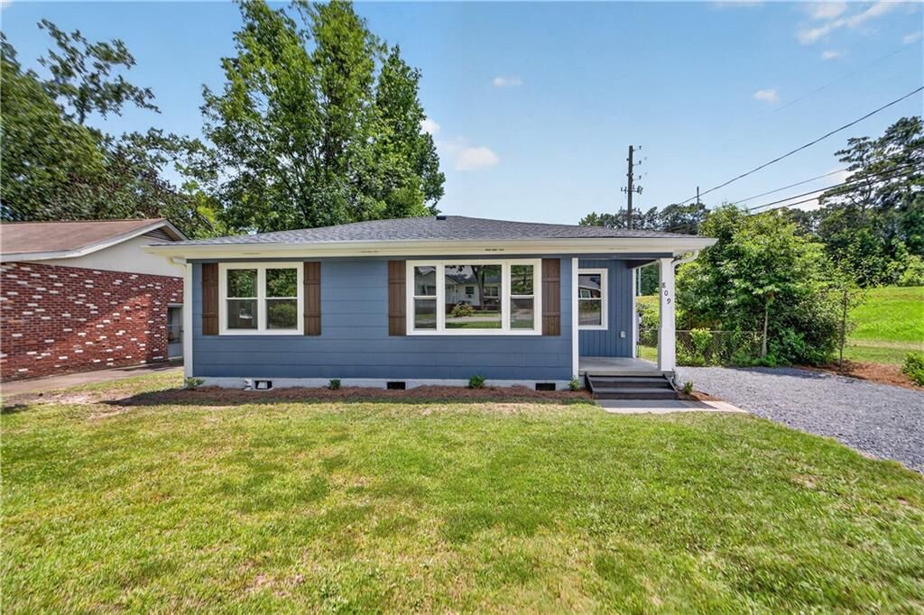 Property Photo:  809 Charlton St  GA 30165 