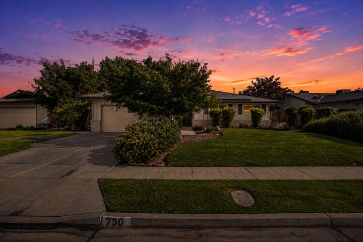 Property Photo:  730 W Escalon Avenue  CA 93704 