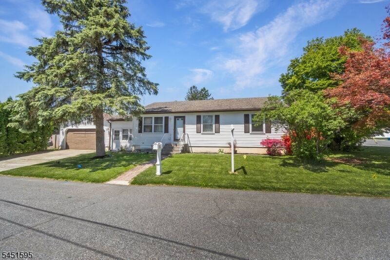 Property Photo:  355 Kent St  NJ 08865 