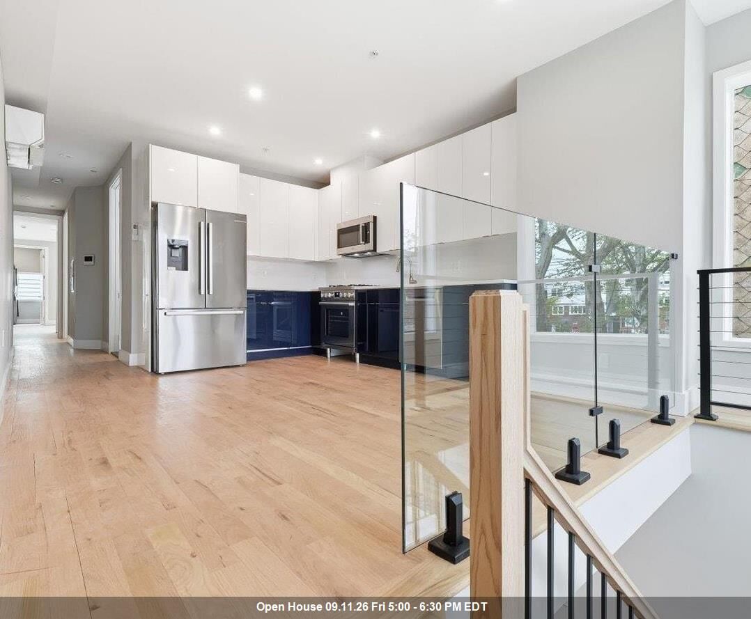Property Photo:  437 Ogden Ave 1R  NJ 07307 