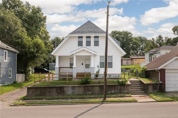 Property Photo:  1111 N 18th Street  MO 64501 