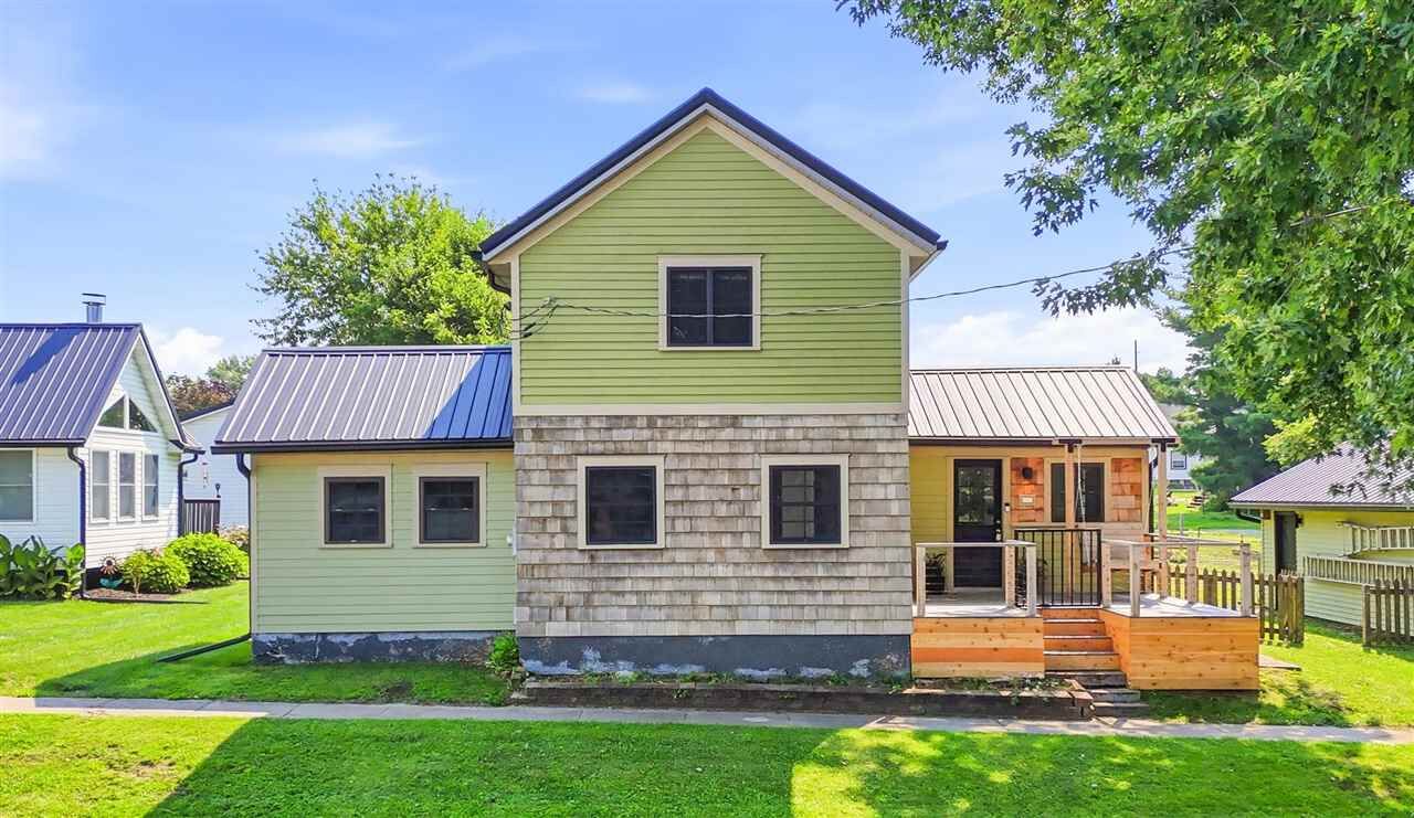 Property Photo: 610 S Dubuque St IA 52333