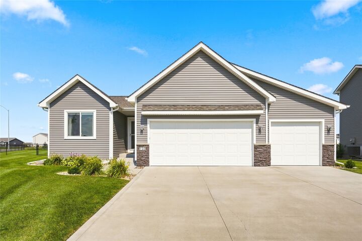 Property Photo: 723 NE Whitetail Drive IA 50021