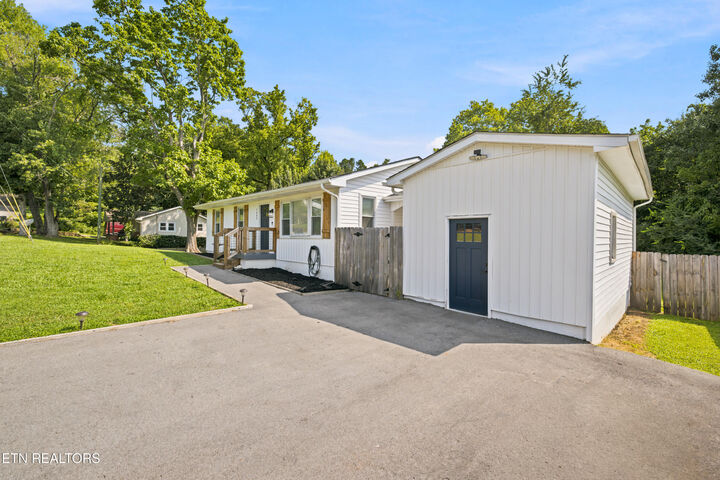 Property Photo: 7808 Wise Lane TN 37920