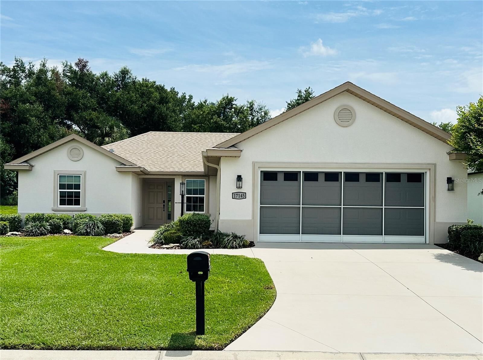 Property Photo: 17145 SE 113th Avenue FL 34491